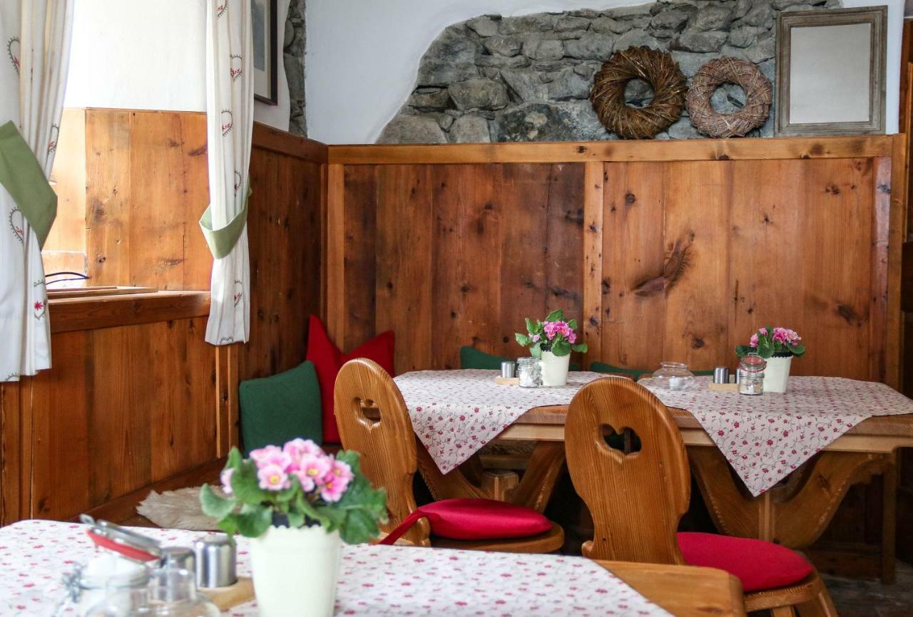 Hotel Der Pitztaler Kirchenwirt St. Leonhard im Pitztal Exterior foto