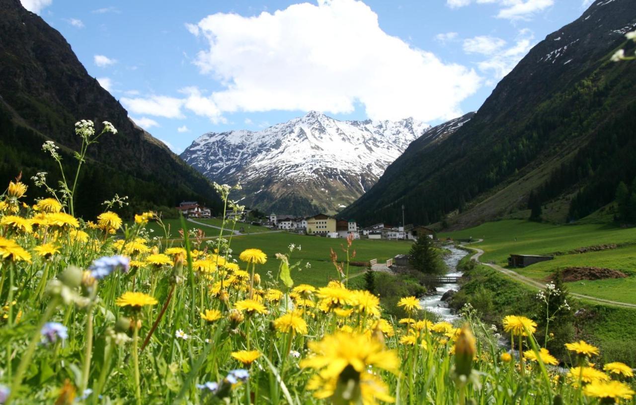 Hotel Der Pitztaler Kirchenwirt St. Leonhard im Pitztal Exterior foto