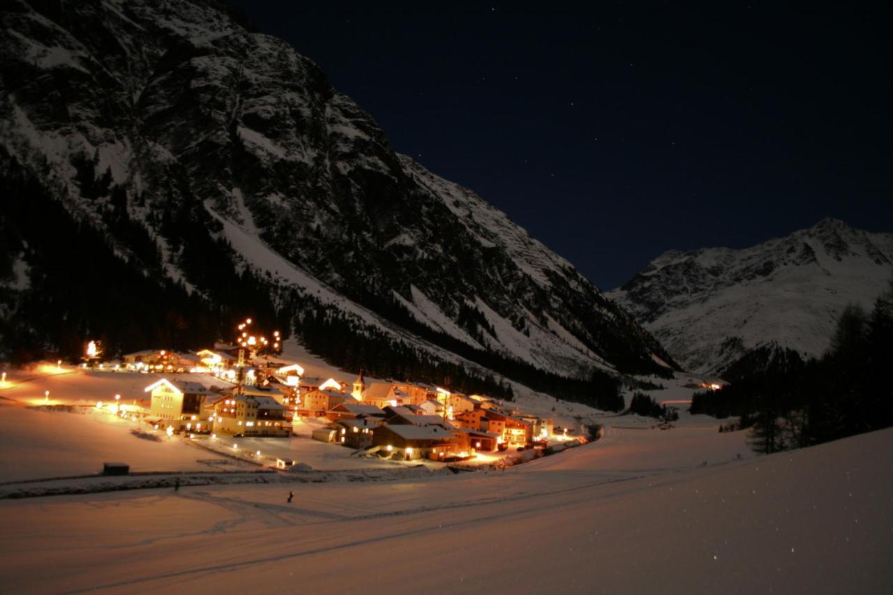 Hotel Der Pitztaler Kirchenwirt St. Leonhard im Pitztal Exterior foto